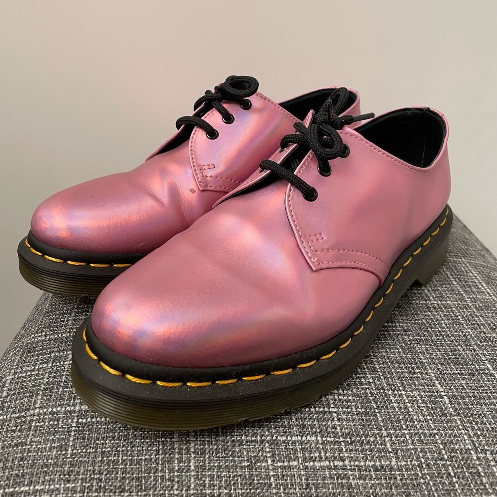 Dr. Martens Women’s 1461 RS Metallic Mallow Pink Oxford Shoes.